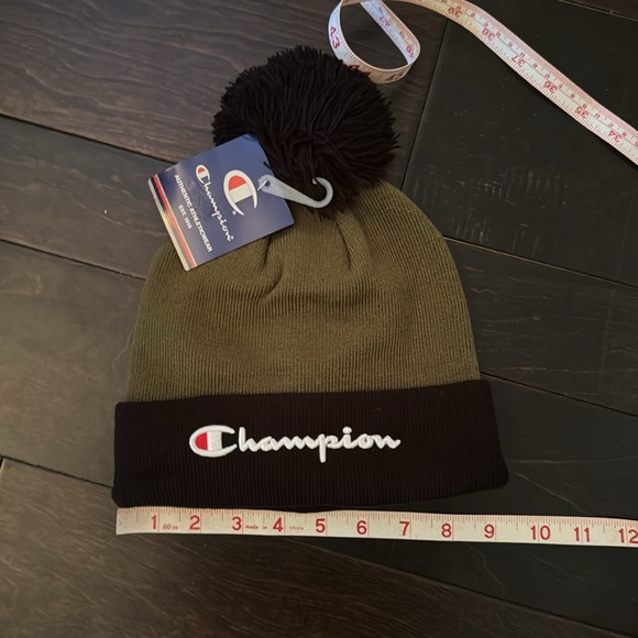 Champion green and black with Pom hat NWT OS - Picture 5 of 5